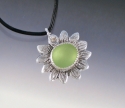 P925%20-%20Little%20Daisy%20Pendant%20w%2F%20UV%20Green%20Sea%20Glass (thumbnail)