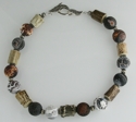 Acid-Washed Agate with Natural Antler Necklace - ASCELLA Acid-Washed%20Agate%20with%20Natural%20Antler%20Necklace%20-%20ASCELLA (thumbnail)