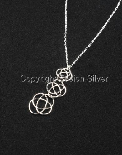 Jewelry-Turk's head 3 stack pendant