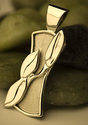 Framed%20Silver%20Leaves%20Pendant%201 (thumbnail)
