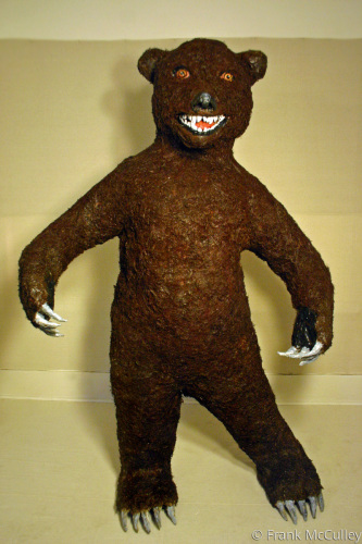 Sculpture-Expressionist-brown Bear