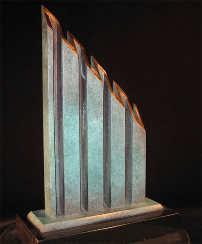 Sculpture-Bronze-Climbing Key