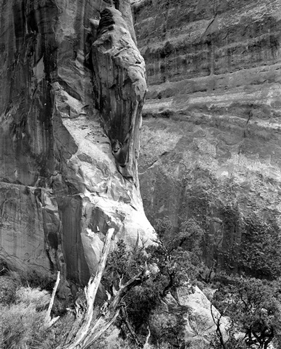 Photography-Landscape-Rock edge, Arches National  Park, Utah. r05-0514c-11