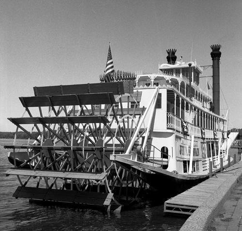 Photography-Julia Belle Swain , Mississippi River at La Crosse, Wisconsin r05-0820-9