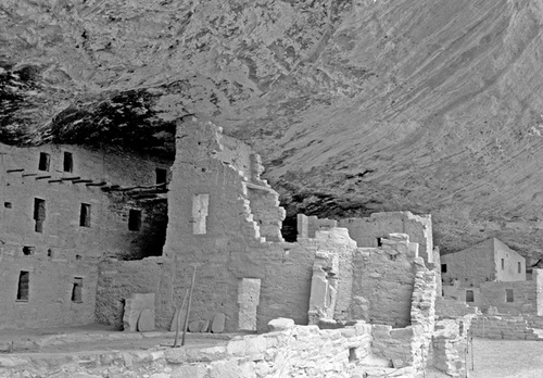 Photography-Ruins at Spruce House , Mesa Verde r05-0510c-11