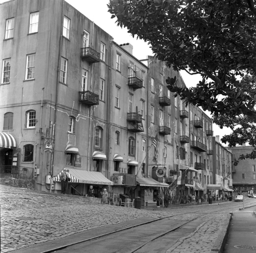 Photography-Urban-r09-0202-49 River Street Savannah