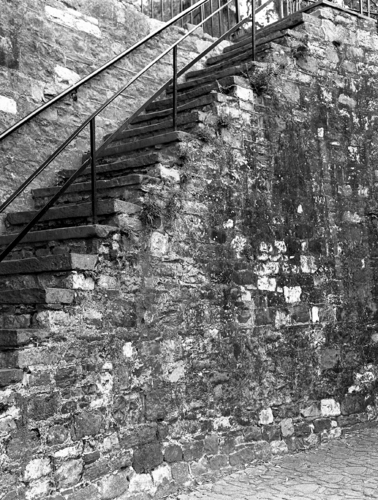 Photography-Urban-r09-0205c-44 Stone wall and steps, Savannah, Georgia