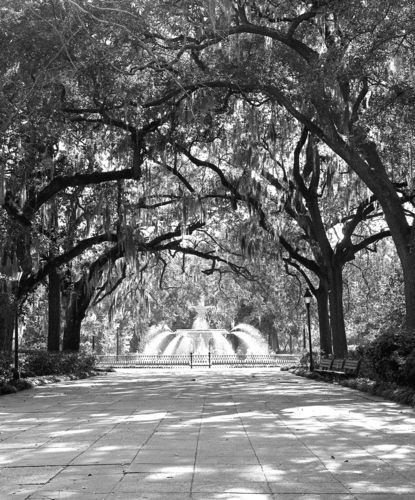 Photography-Urban-r09-0210-43 Forsyth Fountain, Savannah, Georgia