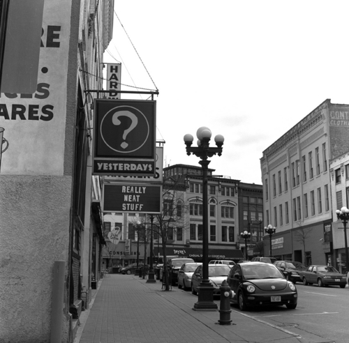 Photography-Urban-r09-0313-47 Hard Yesterdays Really Neat Stuff