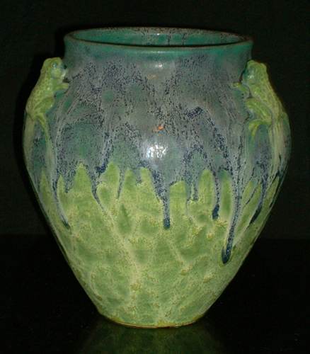 Frog vase
