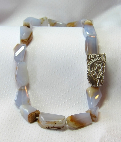 Chalcedony%20Necklace (large view)