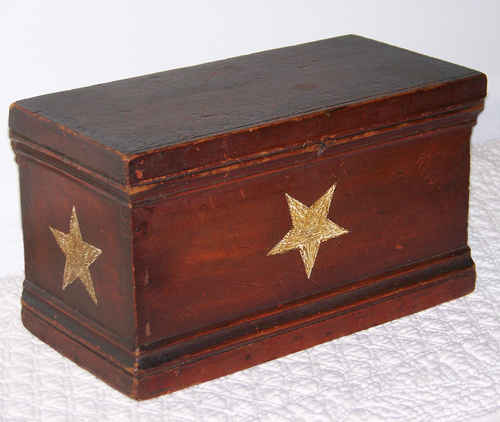 Red Paint Decorated Box With Star