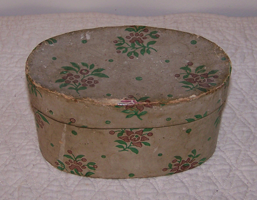 Delicate Oval Wallpaper Box