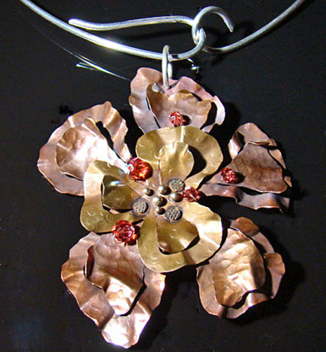 SOLD%23234%20Flower%20pendant (large view)
