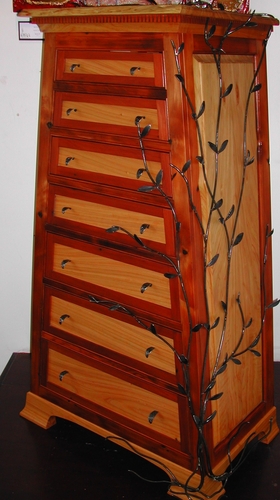 Macrocarpa  Vine Dresser