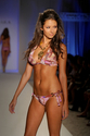 Safari%20Necklace%20on%20the%20runway (thumbnail)