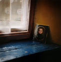 mary mariutto, medium format, photograph,Ireland,  leitrim, Ballinaglera, windowsill - Portrait Photography