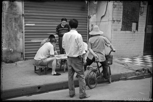 Calling%20Next%20Move%2C%20Wuhan%2C%20China (large view)