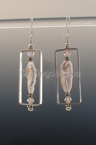 Jewelry-Earrings-MME283-Framed peach stick pearls