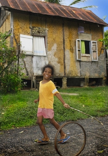 Photography-Photojournalism-Toy wheel
