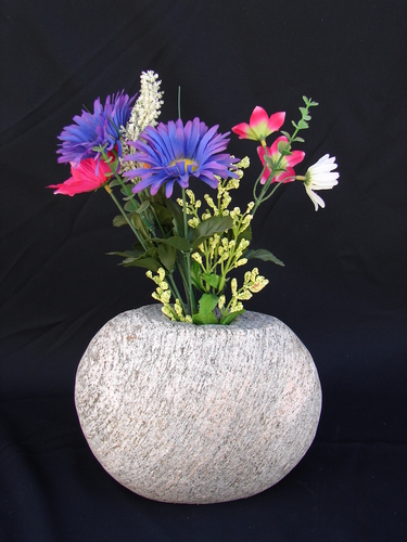 River%20Rock%20Vase (large view)