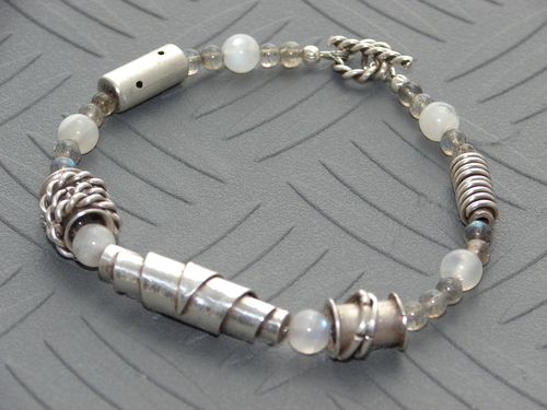 Silver%20Beads%20bracelet (large view)