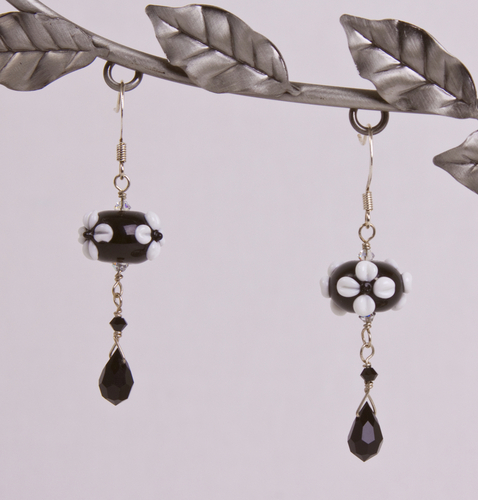 Jewelry-Earrings-Black and White Top Drilled Bicones Earrings