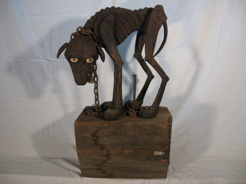 Sculpture-Wood-stay (chained)