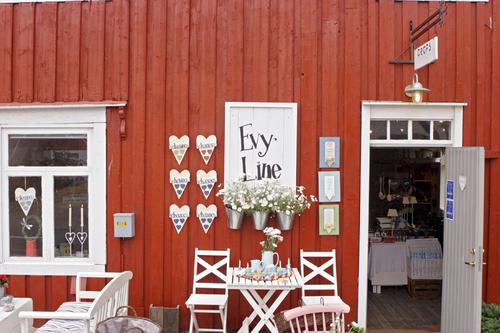 Photography-Lovely shop, Henningsvaer