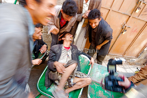 Photography-Having a laugh , Sanaa