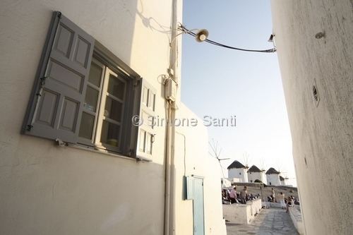 Photography-Window in alley