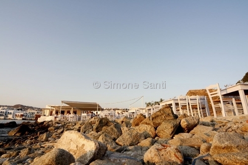 Photography-Stones in the foreground