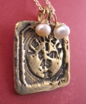 %22Venezia%22%20Postmark%20Necklace%20in%20Thay%20Gold (thumbnail)