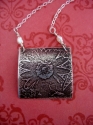 Daisy%20Necklace (thumbnail)
