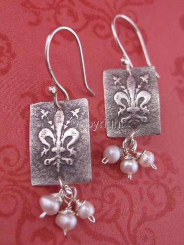 Fleur-de-lis%20Earrings-Small (large view)
