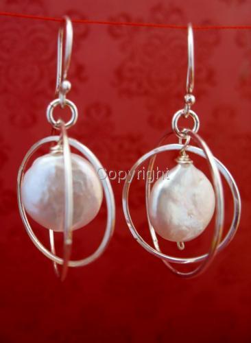 Floating%20sterling%20circle%20earrings%20with%20coin%20pearl (large view)