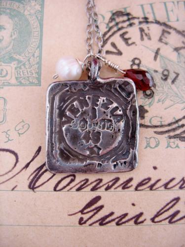 Venice%20%22Venezia%22%20Vintage%20Postmark%20Necklace (large view)