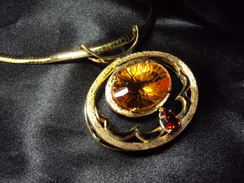 14kt yellow gold citrine/garnet pendant