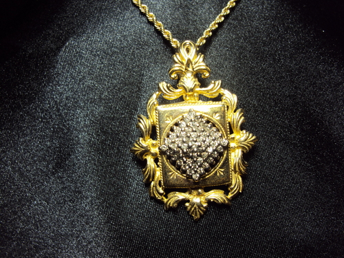 14kt diamond necklace