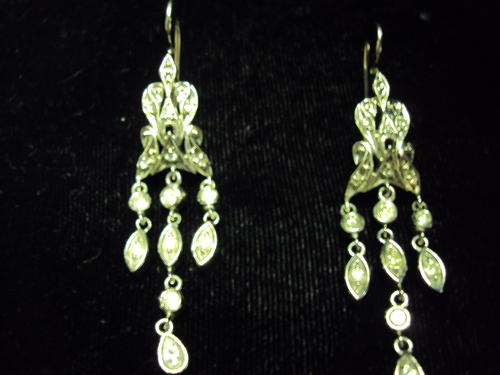 14kt white gold diamond earrings