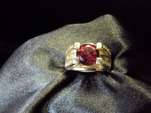 14kt white gold rhodalite garnet/dia ring