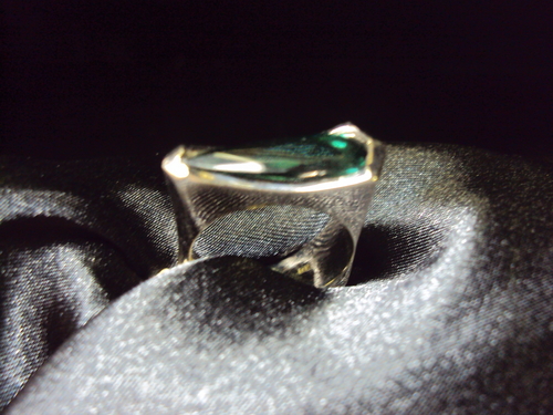 14kt white gold green tourmaline ring