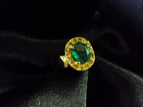 14kt yellow gold emerald/diamond ring