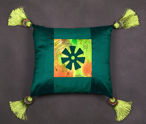 Green%20Pillow (large view)