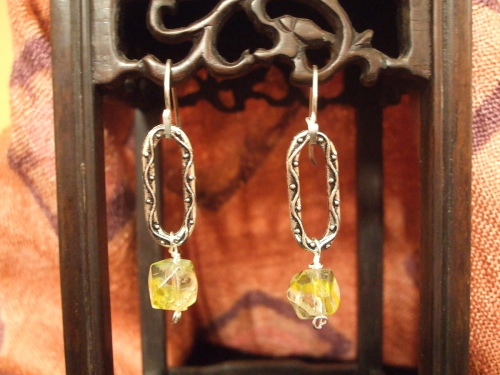 Summer%20Yellow%20and%20Silver%20Link%20Earrings (large view)