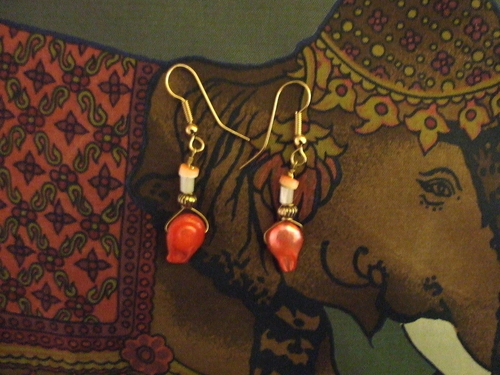 Red%20Mother%20of%20Pearl%20Earrings (large view)