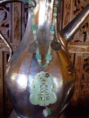 Green%20Chinese%20Necklace (large view)