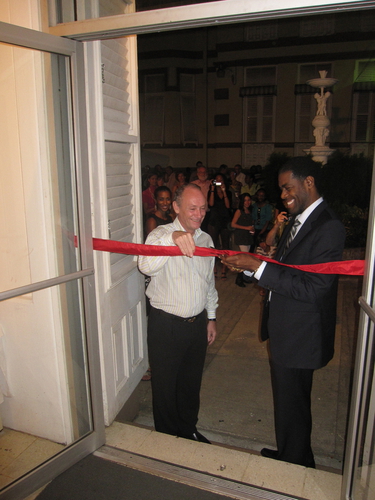 Photography-Editorial-Cutting of ribbon 