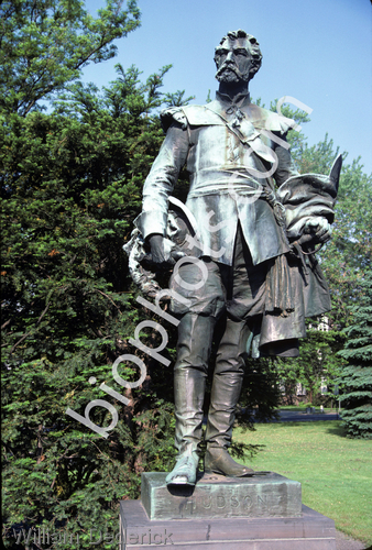 Photojournalism Photography: Henry Hudson Statue by William Dederick